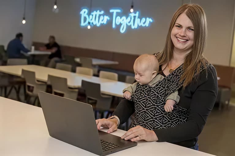cute-baby-with-mom 1